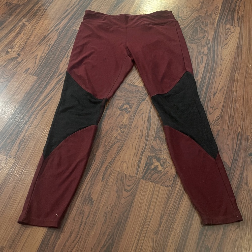 Steve Madden Burgundy and Black Athletic Leggings